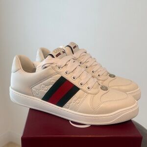 Gucci Women's Off-White Sneakers with Signature Stripes